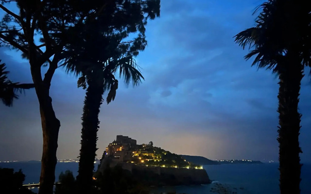 Villa To Ischia With Love