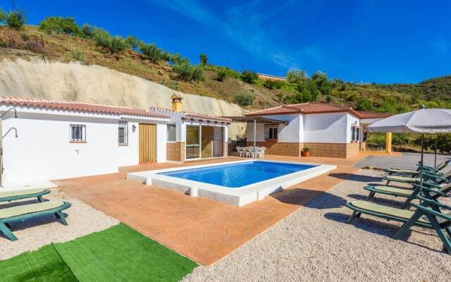 Villa with 4 Bedrooms in Daimalos, with Wonderful Mountain View, Private Pool, Enclosed Garden - 17 Km From the Beach