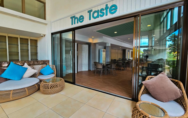 Recenta Suite Phuket Suanluang