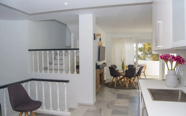 Beautiful family duplex walking distance to the beach