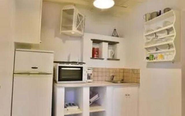 Golden Beach Studios & Suites