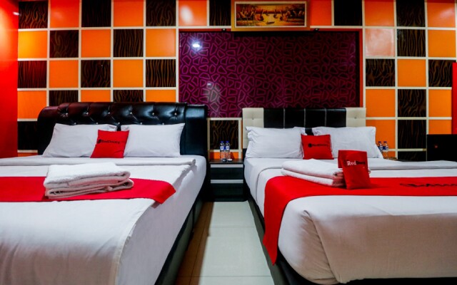 RedDoorz Plus near DC Mall Batam