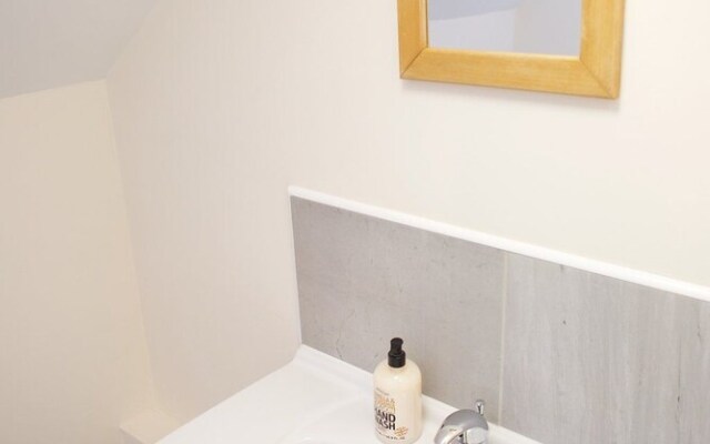 Bristol Serviced Lets - 152/154 Bath road