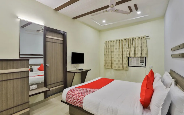 OYO 19003 Flagship Hotel Rudra Mahal