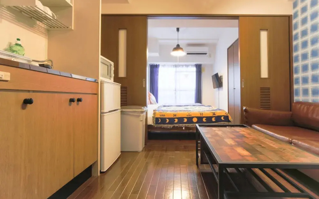 Grand Court Namba 402