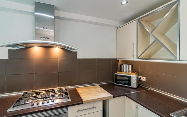 AB4 - vacation home, Marbella by Roomservices