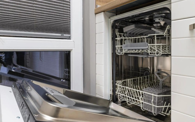 Beautiful 1BD Apartment with a Parking Spot