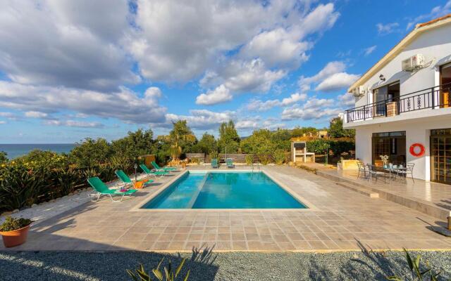 Villa Adonis Large Private Pool Walk to Beach