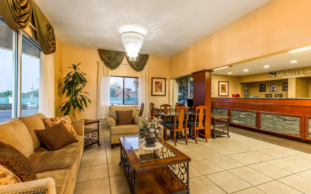 Quality Inn Near China Lake Naval Station