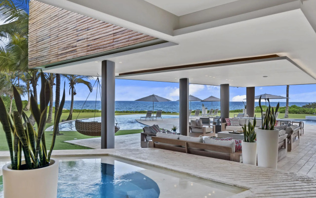 Exquisite Villa w Stunning Ocean Views Gym Golf