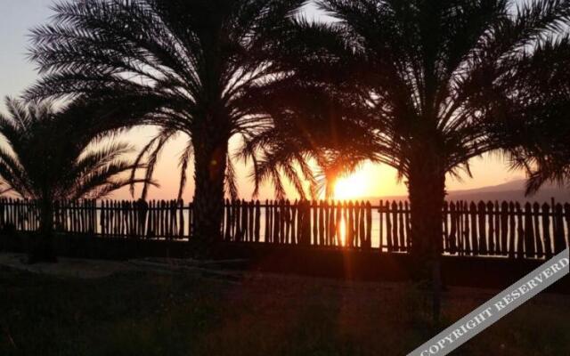 Sunrise Hotel Larantuka