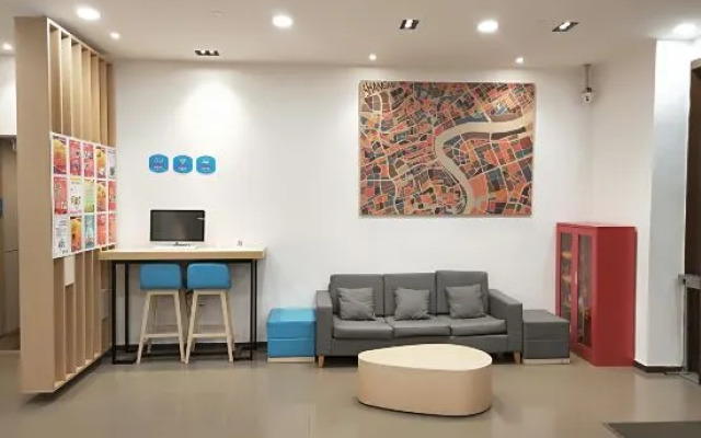 Only Court Hotel (Shanghai Wildlife Park Dachuan Road Branch)