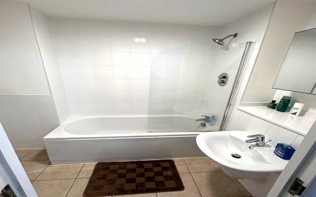 Aquavilla En-suite Apartment Near City Center