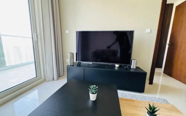 1BHK in Business Bay. Canal View