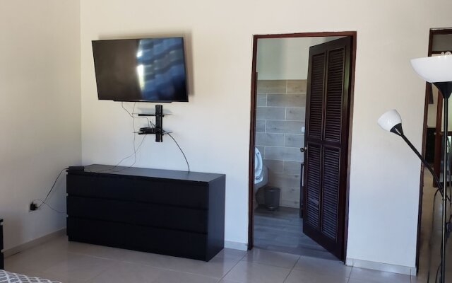 Villa 6 Bedrooms Guests Friendly