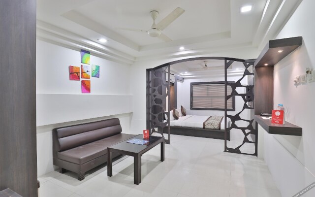 Nova Hotel Cross Road by OYO Rooms