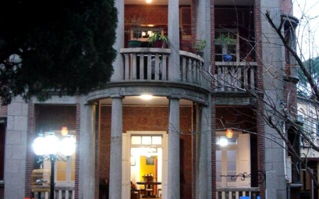 Chuanwu Old Villa Family Hotel