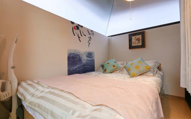 Nishishinjuku Hana Apartment