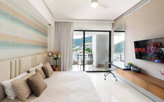 Soho PV Stunning Views Luxury Heated Rooftop Pool