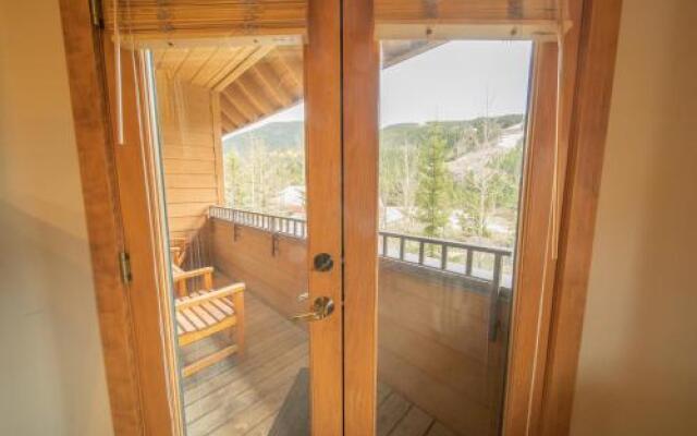 Arapahoe Lodge by SummitCove Vacation Lodging