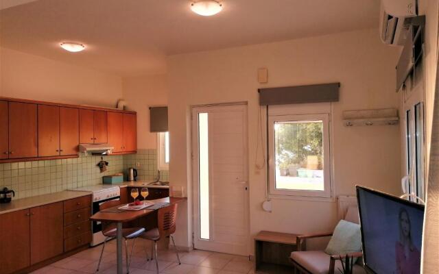 Emerald Apartment 2 Halepa