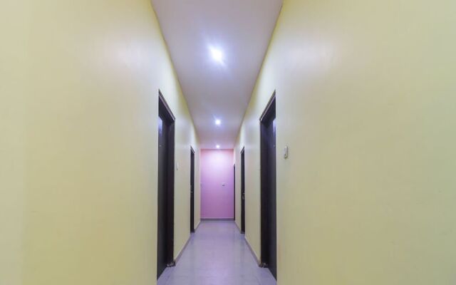 OYO 24615 Hotel Shivam Palace