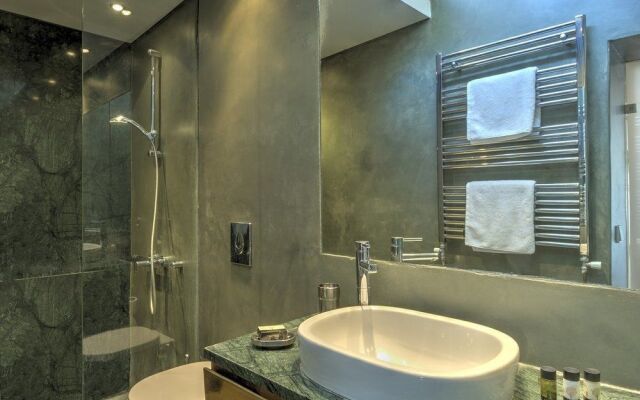 Aria Plaka Residence