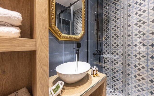 Ipelhome Plaka Boutique Apartments