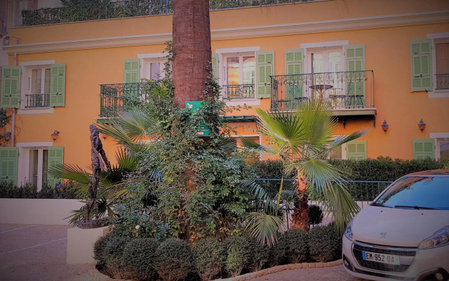 Hotel Oasis