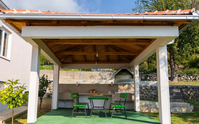 Uphill Glavanovic Villa