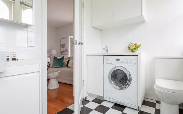 Executive Studio With Patio Near Trains