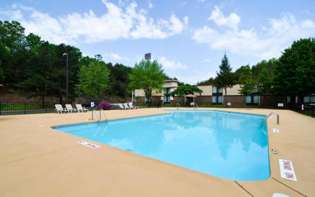 Best Western Plus Yadkin Valley Inn & Suites