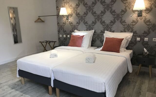 Manoir De Pierre Levée, The Originals Collection