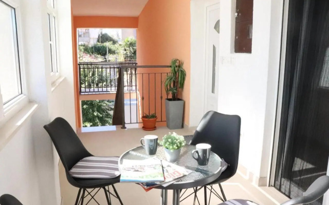 Apartment MARY- 2 free parking, near Mall of Split