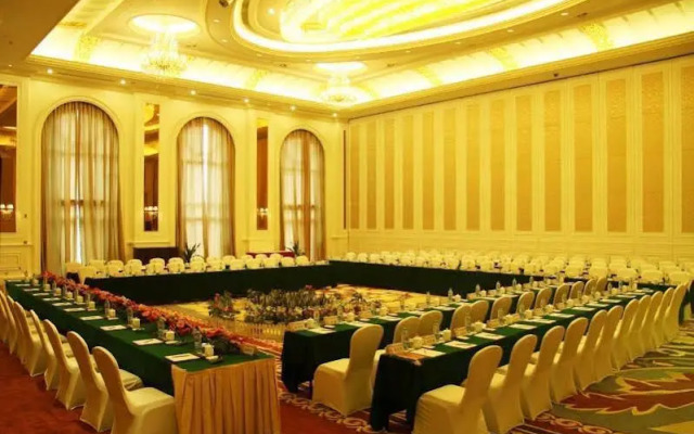 Country Garden Phoenix Hotel He Xian