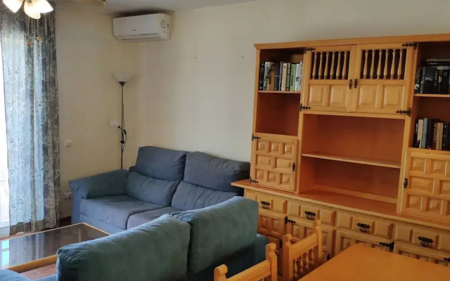 Lovely 2 Bedroom Apartment With Pool