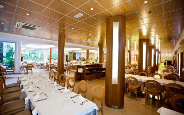 Riviera Beachotel - Recommended for Adults