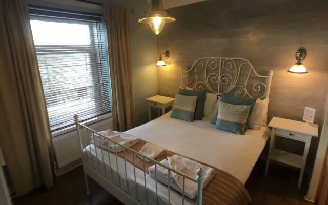 Tyrosa Rooms