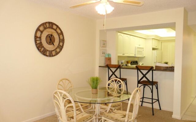 Peaceful Condo With Pool and Steps to Tigertail Beach