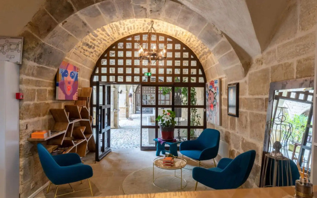 Chateau des Ducs de Joyeuse, BW Signature Collection