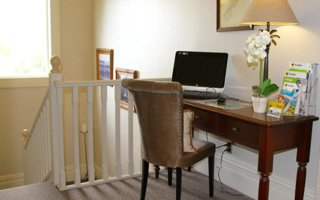 Merivale Manor