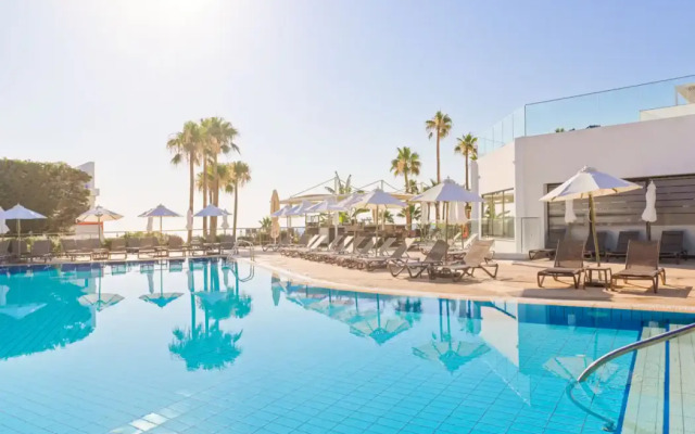 Leonardo Crystal Cove & Spa by the sea - Adults Only