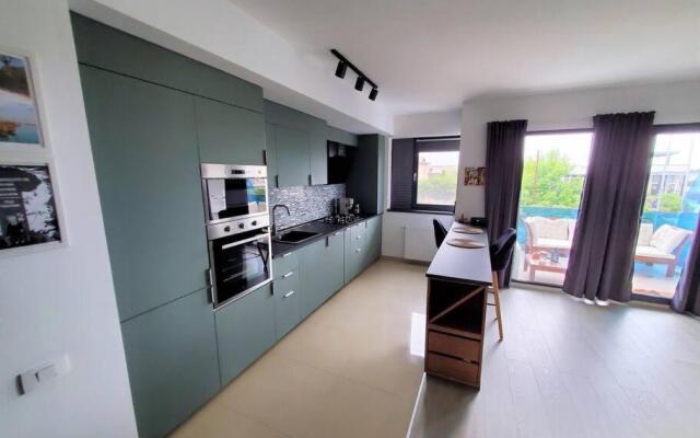 Sunny 1BR Apt in Central Pipera