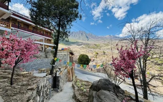 Danba Daughter Qing Manor (Jiaju Zangzhai No.1 Environmenttai Branch)