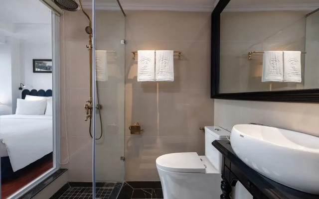 The Flower Boutique Hotel & Travel