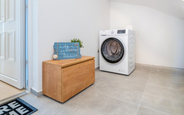 Awesome Apartment in Banjol With Wifi and 2 Bedrooms