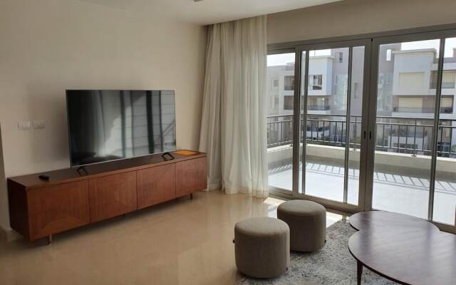 Vesta - Luxury Apt - 3br - Cfc IV