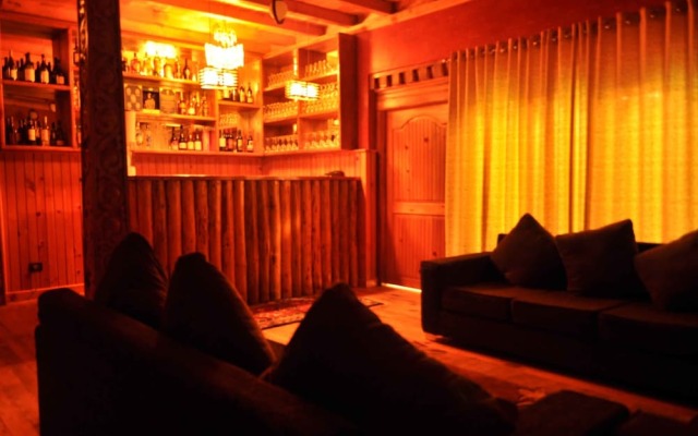 Base Camp Hotel