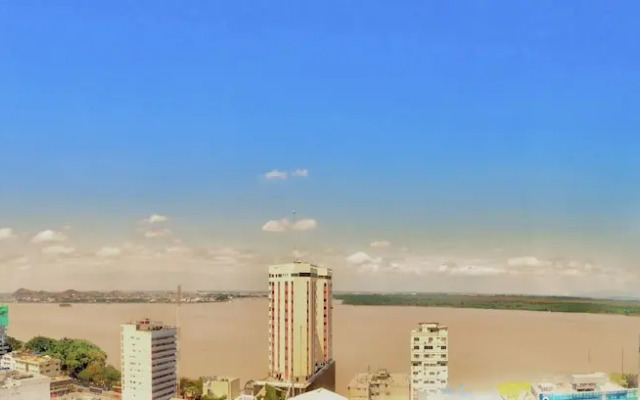 Deluxe Highrise River & City View Flats Gye