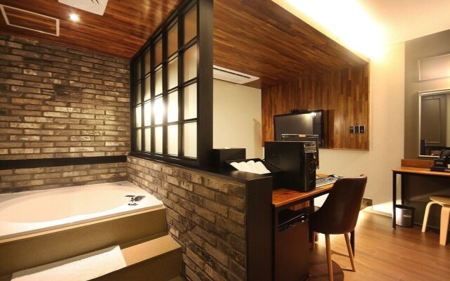 Adena Hotel